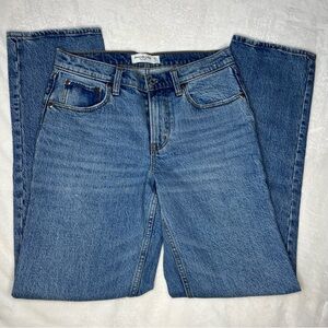A&F Mid Rise 90s Straight Jean (27 LONG)